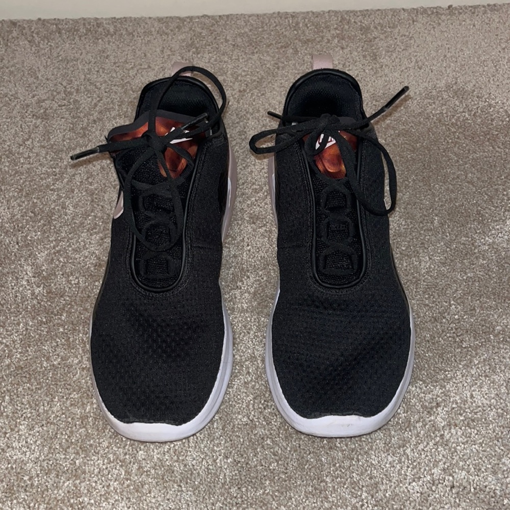 Nike tennis shoes